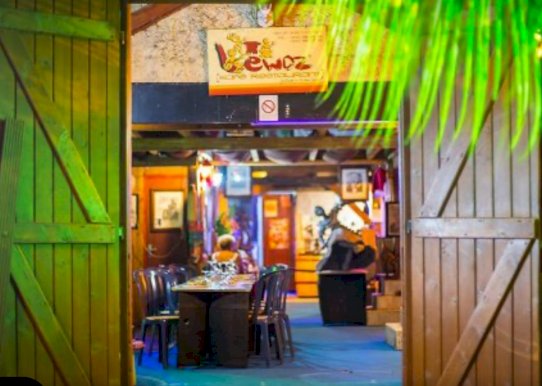 logo LEWOZ  KAFE